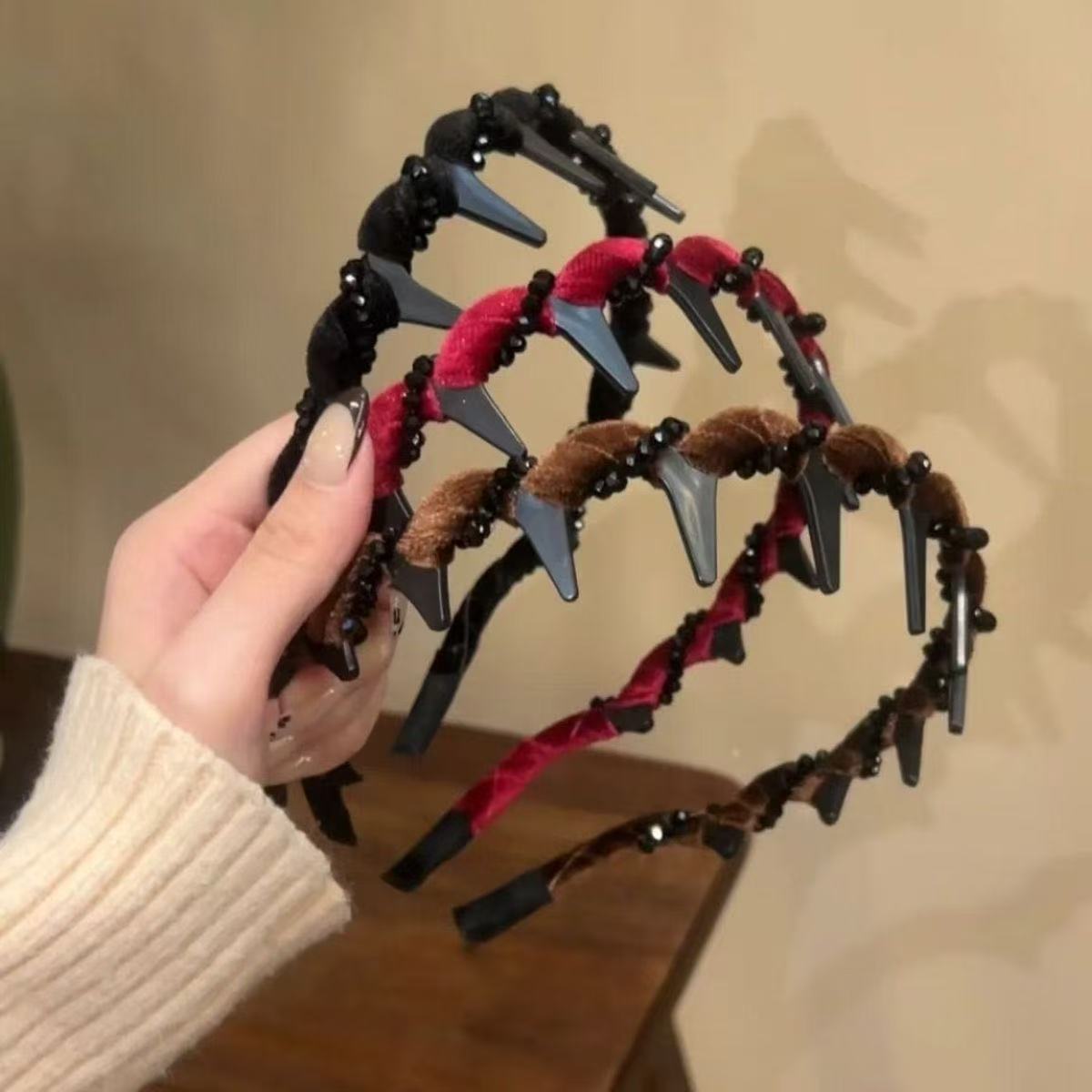 🔥2025 Hot Sale🔥Retro High Skull Pearl Headband